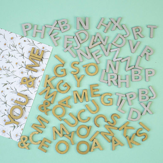 Alphabet aus Holz 81 Selbstklebende Buchstaben Docrafts