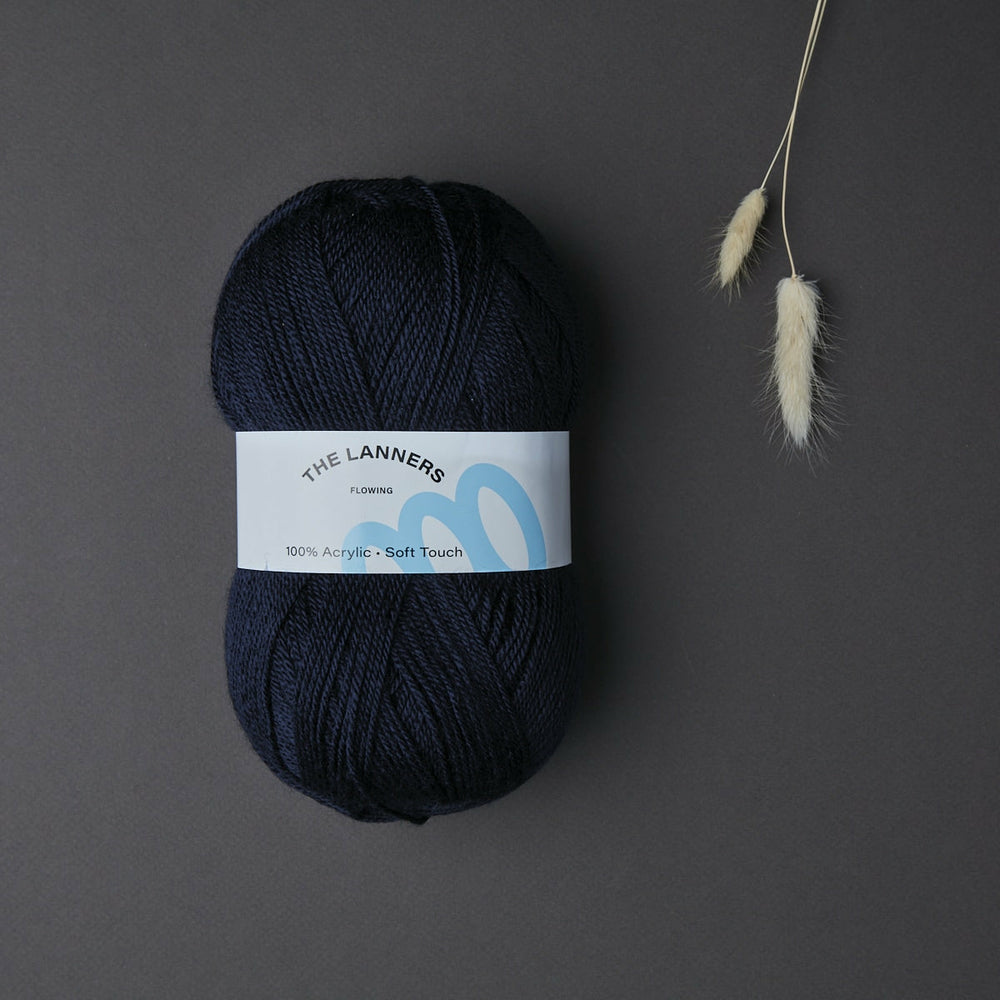 Wollknäuel Flowing Navy 583 The Lanners