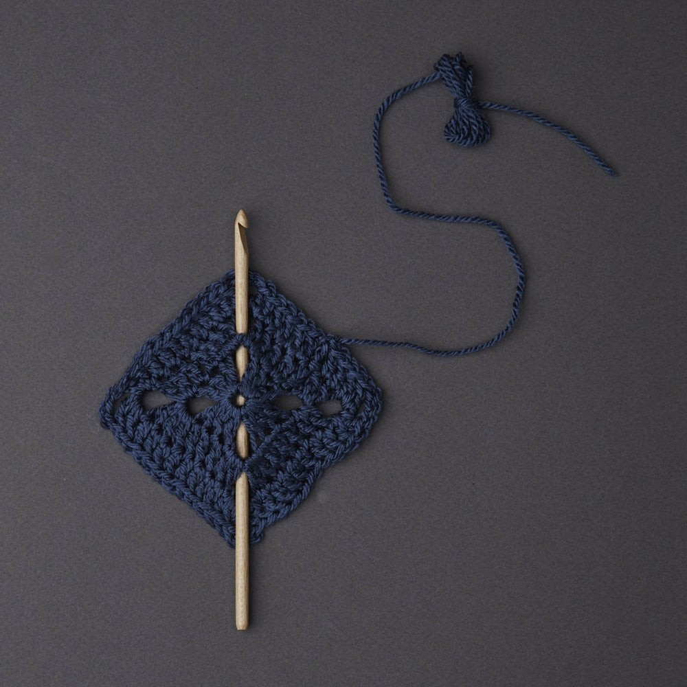 Wollknäuel Flowing Deep Blue 507 The Lanners