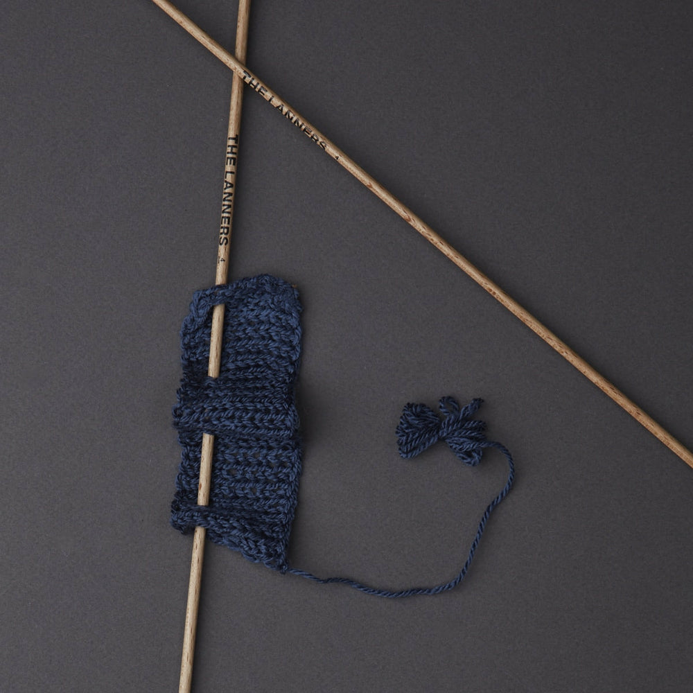 Wollknäuel Flowing Deep Blue 507 The Lanners (1)