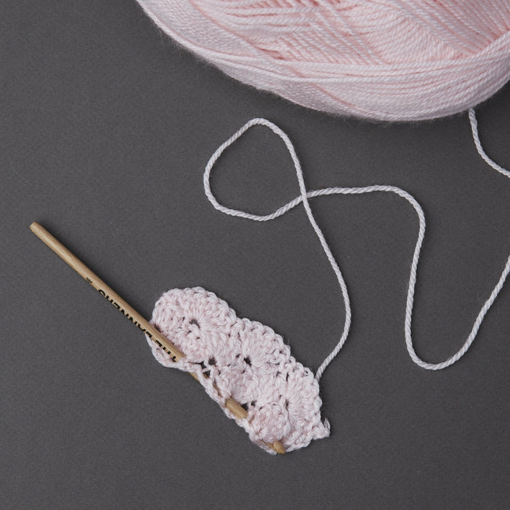 Wollknäuel Flowing Powder Pink 540 The Lanners