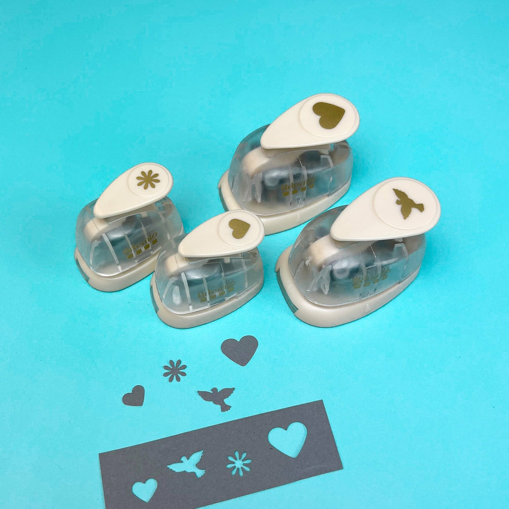 Set mit 4 Lochstanzen mit Hochzeitsmotiven von Artemio (1)