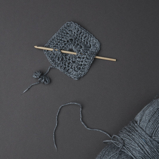 Wollknäuel Flowing Med Grey 785 The Lanners