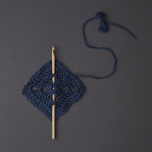 Wollknäuel Flowing Deep Blue 507 The Lanners