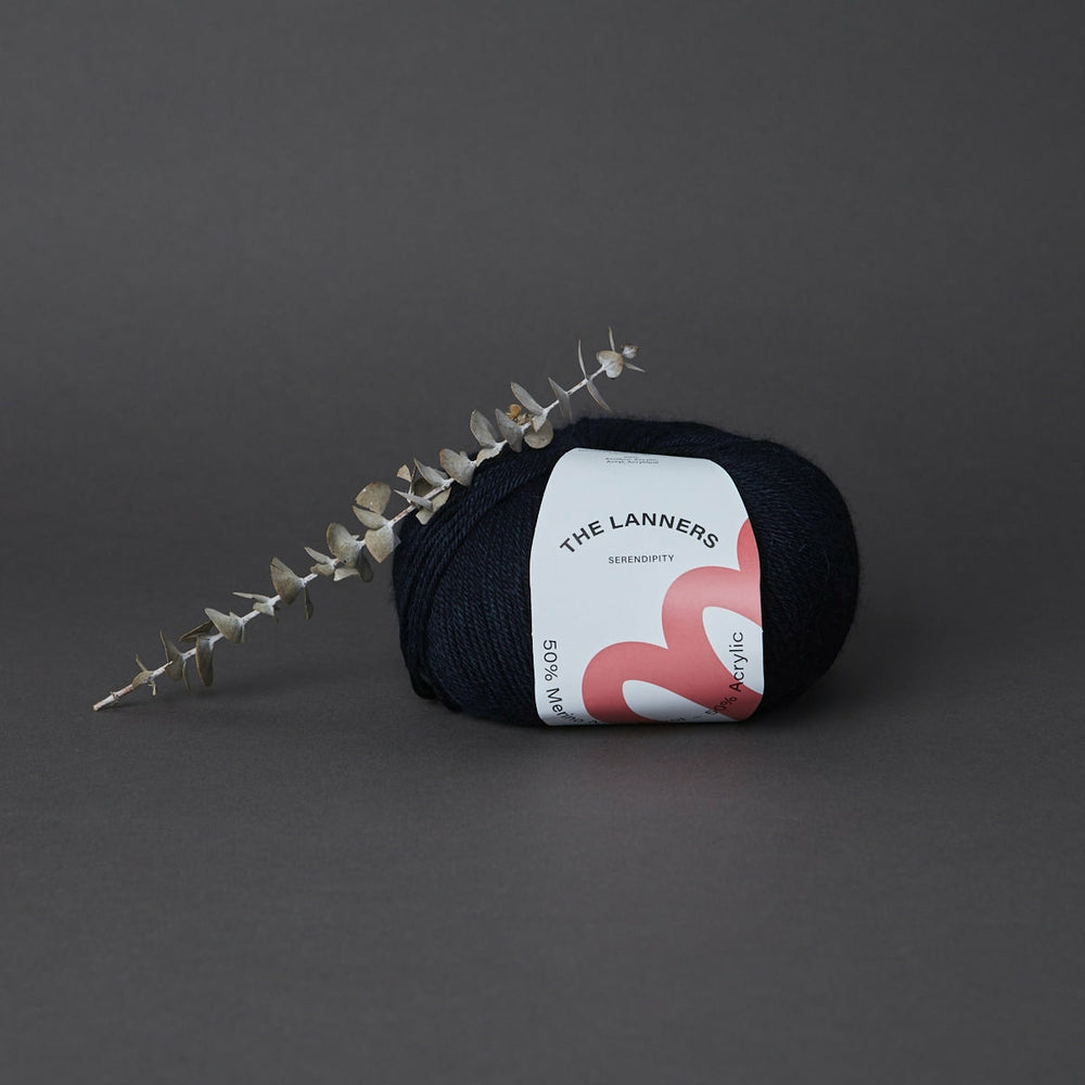 Wollknäuel Serendipity Navy 583 The Lanners