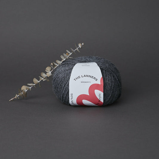 Wollknäuel Serendipity Dark Grey 298 The Lanners