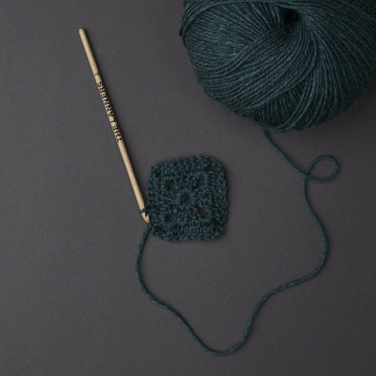 Wollknäuel Serendipity Greenish Grey 533 The Lanners